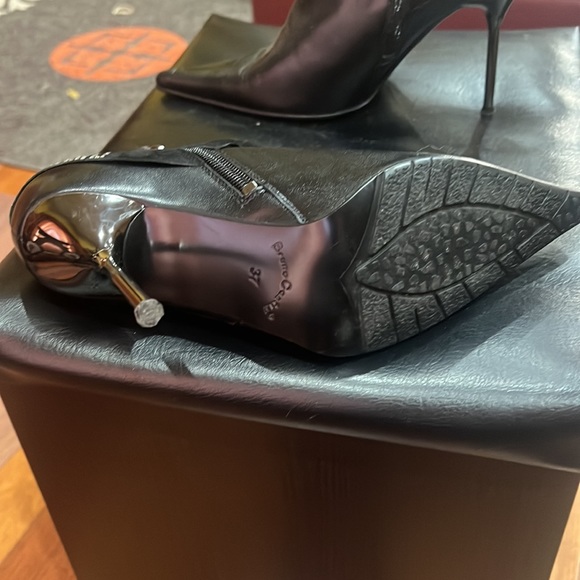 Bruno Cantini size 7 soft leather narrow boots with “Versace” crystals accents - Picture 4 of 5